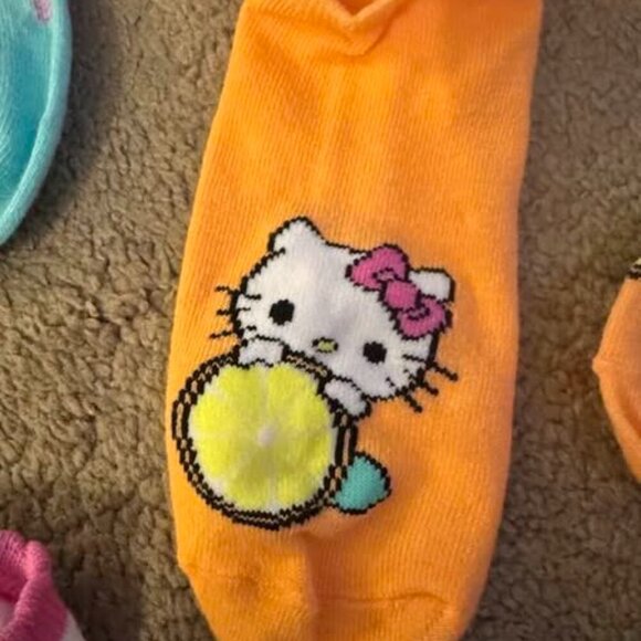 HELLO KITTY SOCKS SET OF 4 - Picture 2 of 5